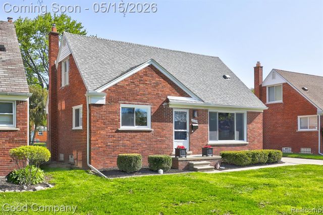 20305 Frazho Street, Saint Clair Shores, MI 48081