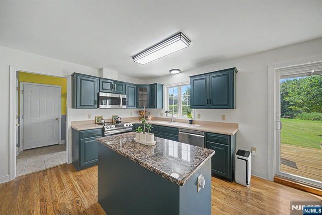 460 Shades Of Death Road, Allamuchy, NJ 07838