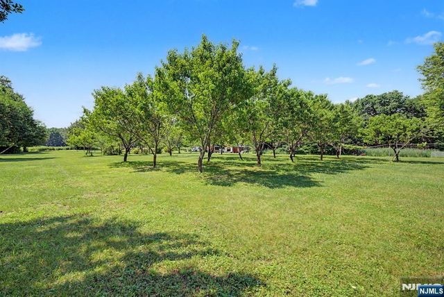 460 Shades Of Death Road, Allamuchy, NJ 07838