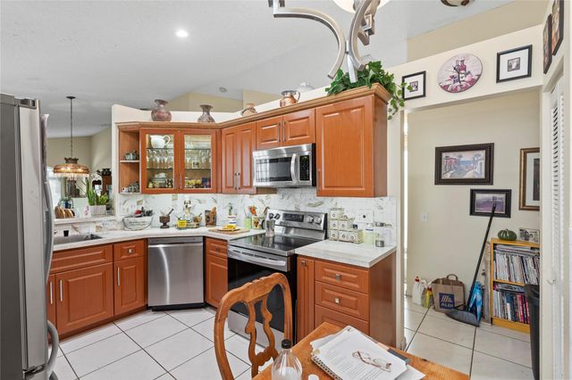 134 NW 97th Way, Coral Springs, FL 33071