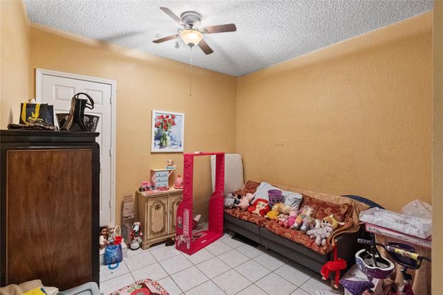 134 NW 97th Way, Coral Springs, FL 33071