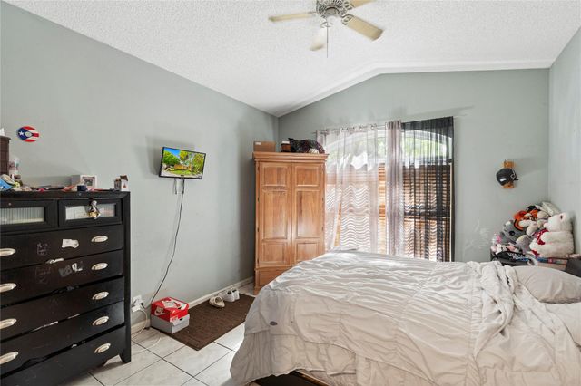 134 NW 97th Way, Coral Springs, FL 33071