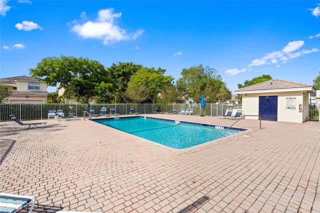 134 NW 97th Way, Coral Springs, FL 33071