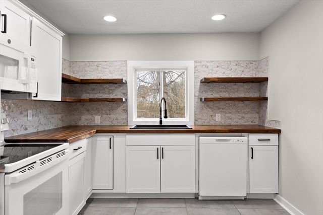 310 School Street, Rossville, GA 30741