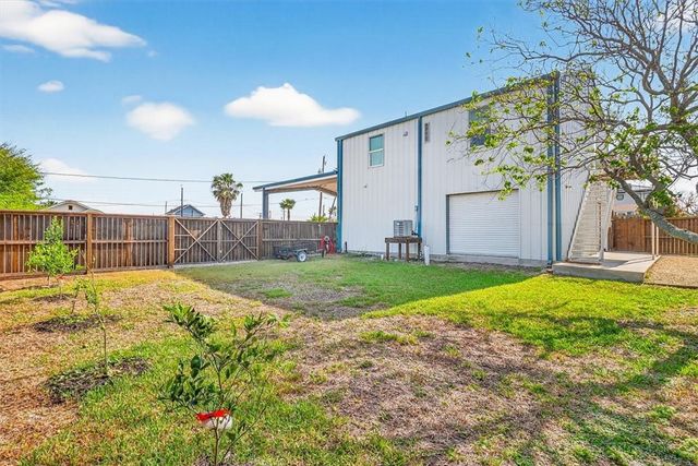 220 E Brundrett Ave, Port Aransas, TX 78373