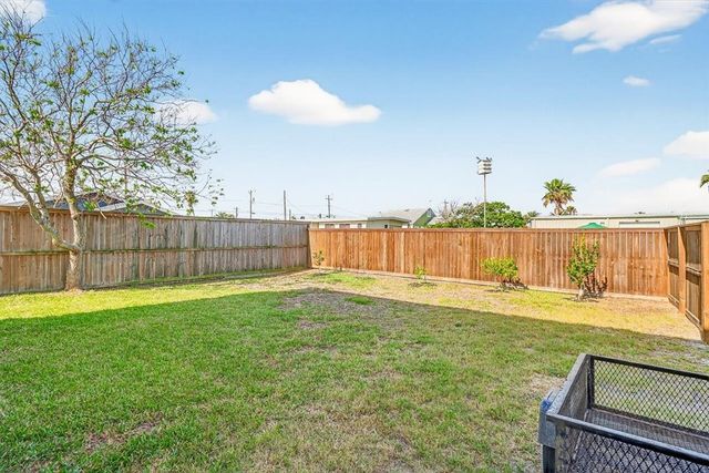 220 E Brundrett Ave, Port Aransas, TX 78373