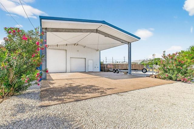220 E Brundrett Ave, Port Aransas, TX 78373