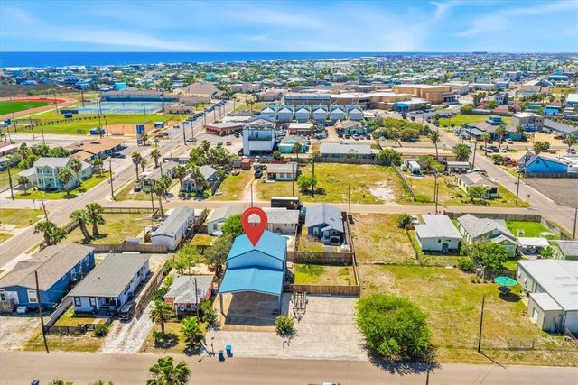 220 E Brundrett Ave, Port Aransas, TX 78373