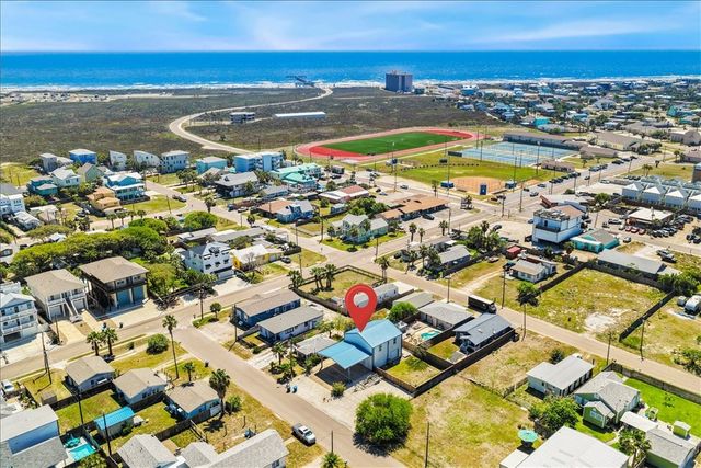 220 E Brundrett Ave, Port Aransas, TX 78373