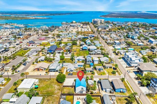 220 E Brundrett Ave, Port Aransas, TX 78373