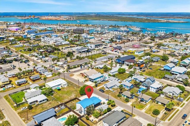 220 E Brundrett Ave, Port Aransas, TX 78373