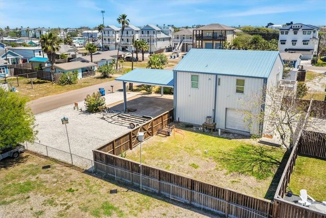 220 E Brundrett Ave, Port Aransas, TX 78373