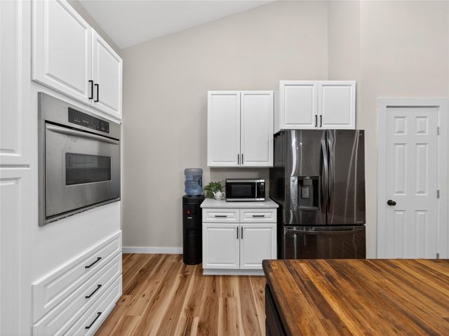 411 Avila LN, Briggs, TX 78608