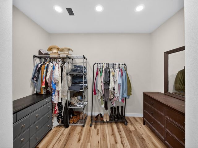 411 Avila LN, Briggs, TX 78608