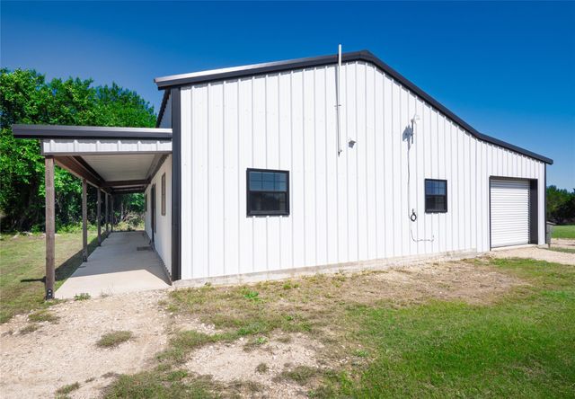 411 Avila LN, Briggs, TX 78608