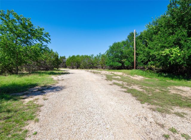 411 Avila LN, Briggs, TX 78608