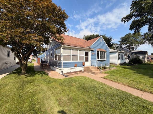 2010 46th Street, Rock Island, IL 60201