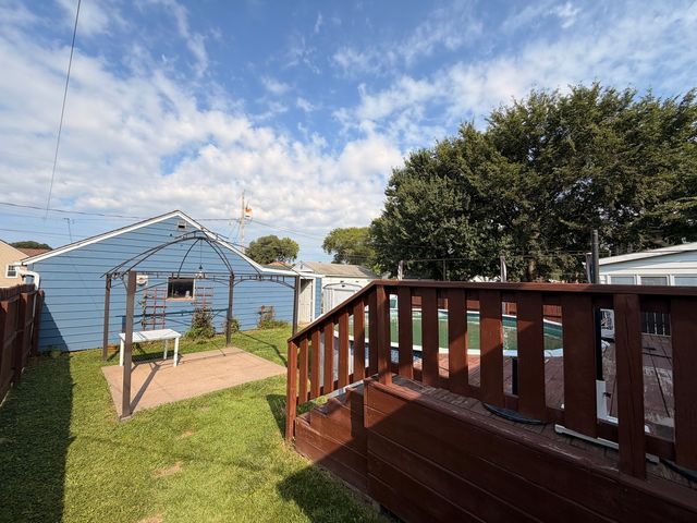 2010 46th Street, Rock Island, IL 60201