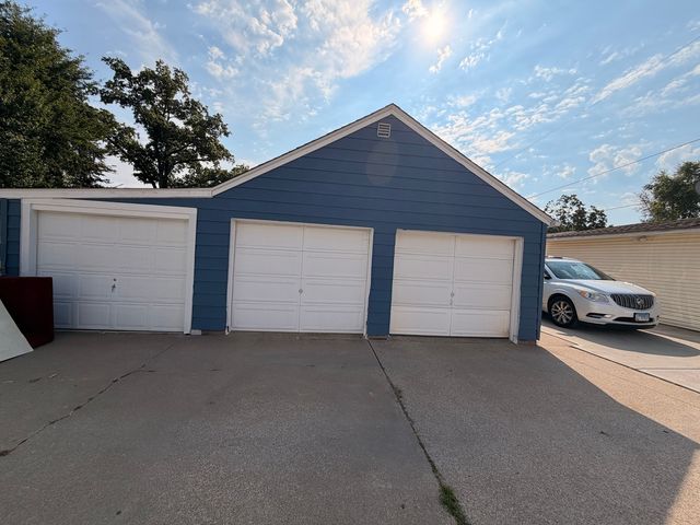 2010 46th Street, Rock Island, IL 60201
