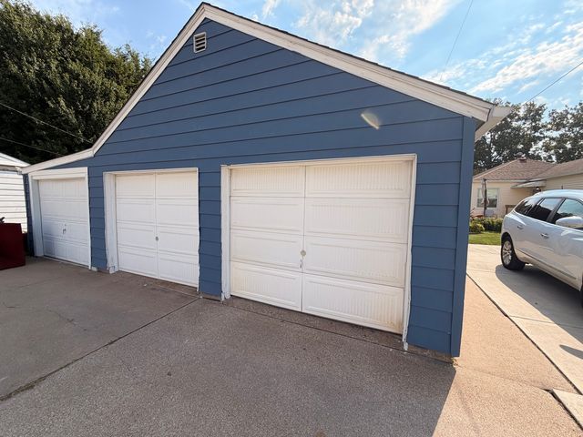 2010 46th Street, Rock Island, IL 60201
