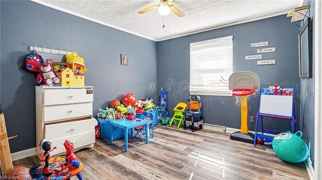 302 Huntington Park, Thomasville, NC 27360