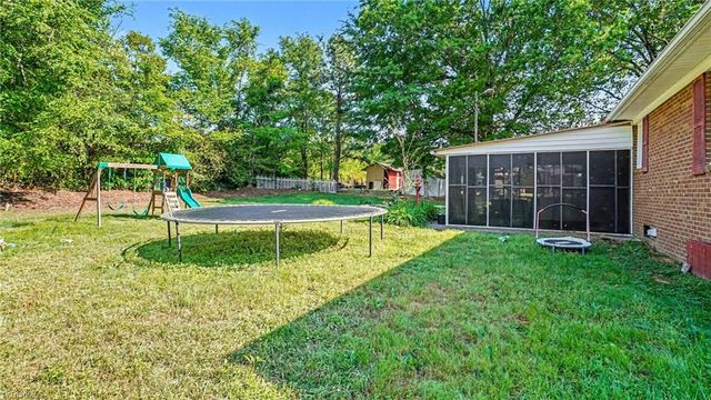 302 Huntington Park, Thomasville, NC 27360