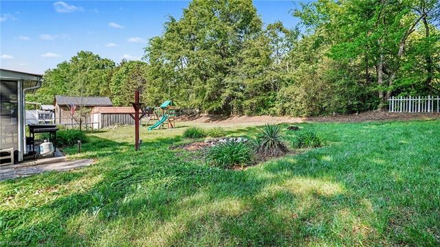 302 Huntington Park, Thomasville, NC 27360