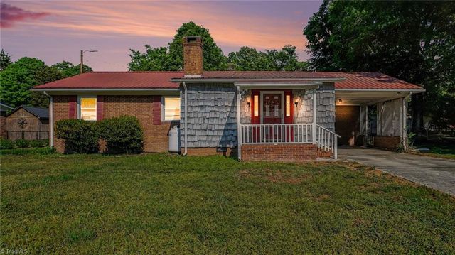 302 Huntington Park, Thomasville, NC 27360