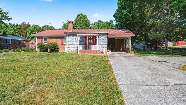 302 Huntington Park, Thomasville, NC 27360