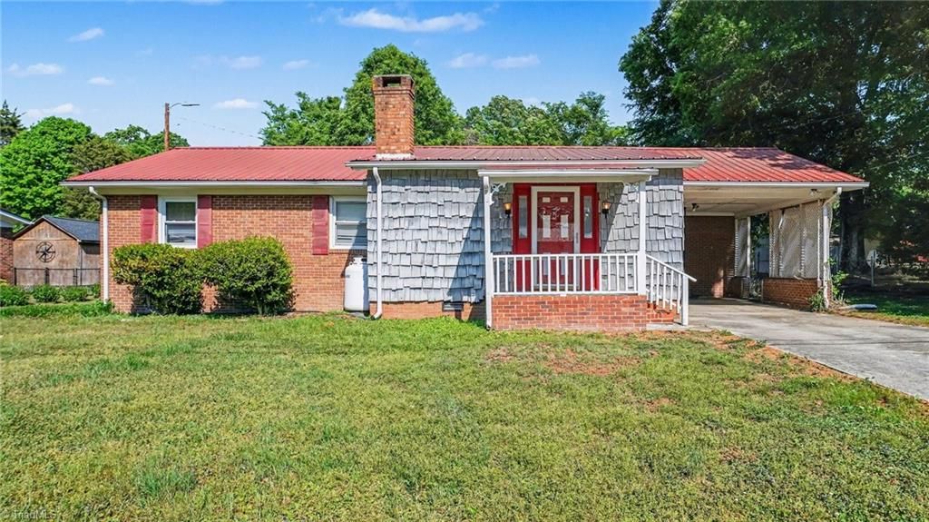 302 Huntington Park, Thomasville, NC 27360