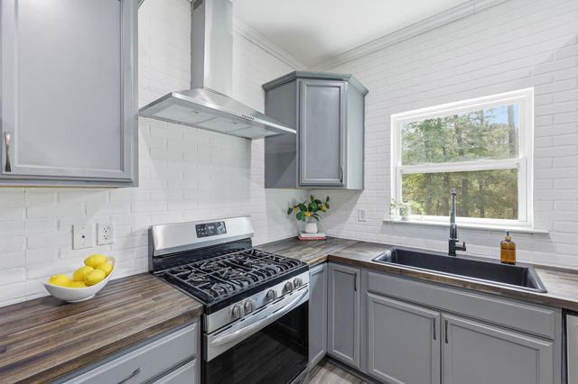 102 Ashley River Drive, Summerville, SC 29485