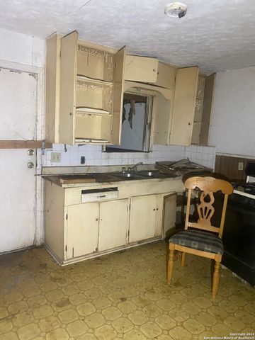 112 Bargas, San Antonio, TX 78210