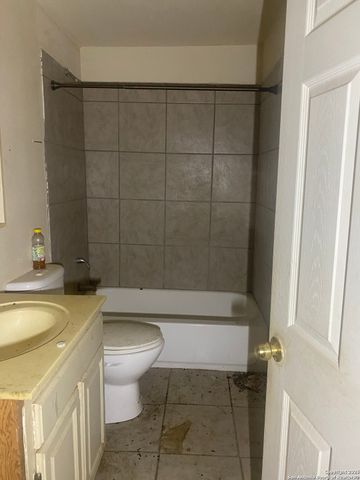 112 Bargas, San Antonio, TX 78210