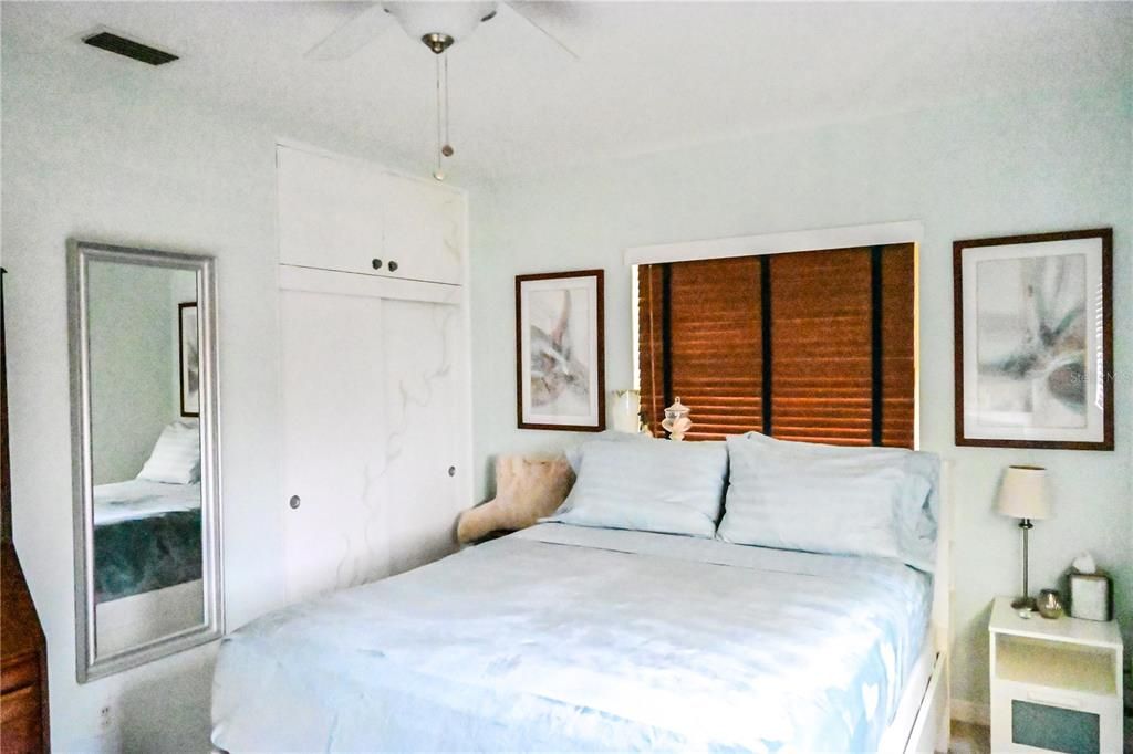 Image 9 of property listing at 4744 11TH AVENUE N, St Petersburg, FL 33713