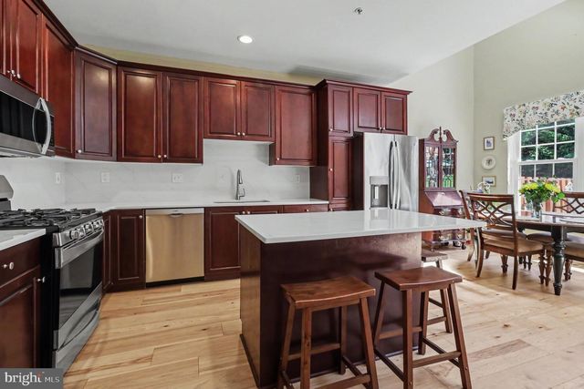 131 MEADOW VIEW LN, Lansdale, PA 19446
