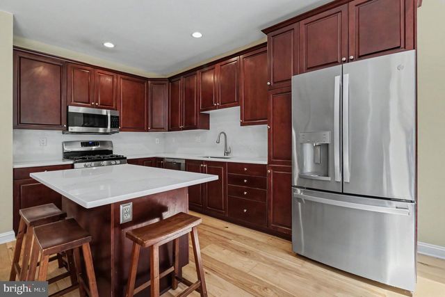 131 MEADOW VIEW LN, Lansdale, PA 19446