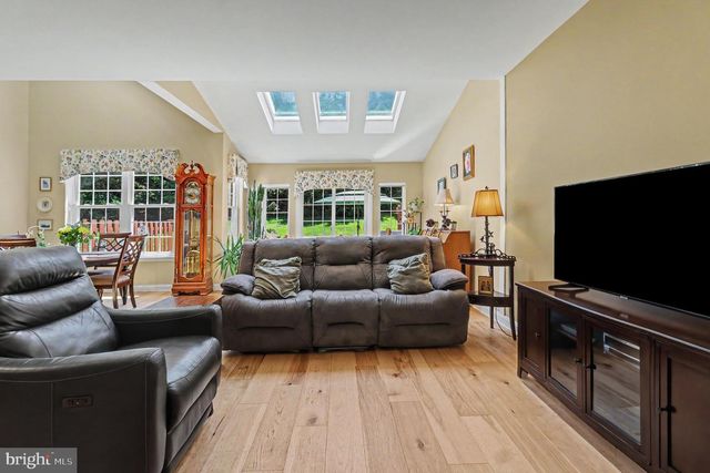 131 MEADOW VIEW LN, Lansdale, PA 19446