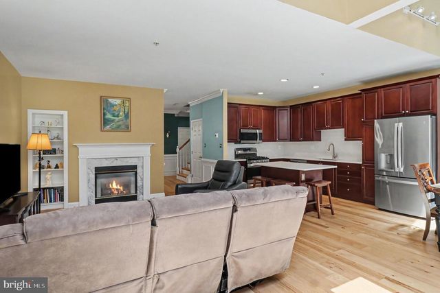 131 MEADOW VIEW LN, Lansdale, PA 19446