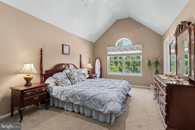 131 MEADOW VIEW LN, Lansdale, PA 19446