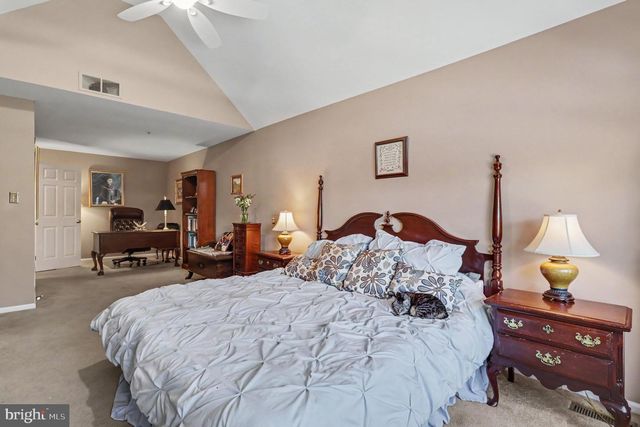 131 MEADOW VIEW LN, Lansdale, PA 19446