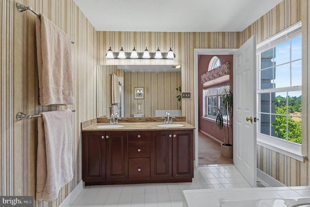 131 MEADOW VIEW LN, Lansdale, PA 19446