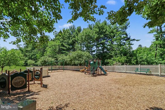 131 MEADOW VIEW LN, Lansdale, PA 19446