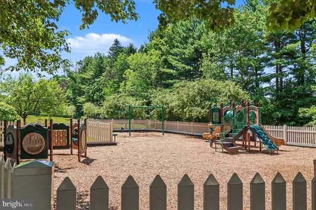 131 MEADOW VIEW LN, Lansdale, PA 19446