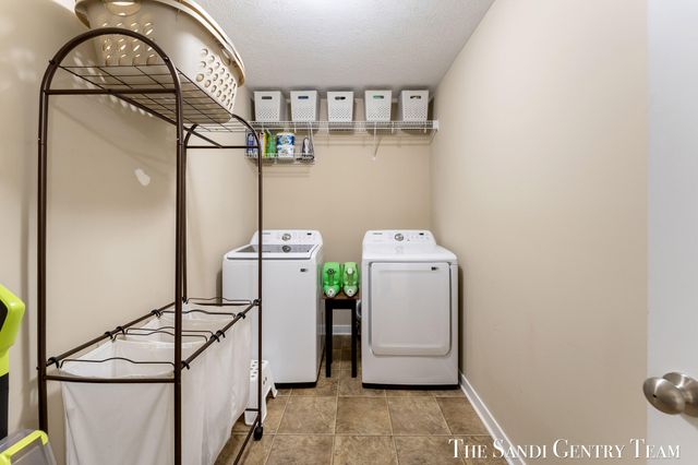 15313 Saddlebrook Court, Grand Haven, MI 49417