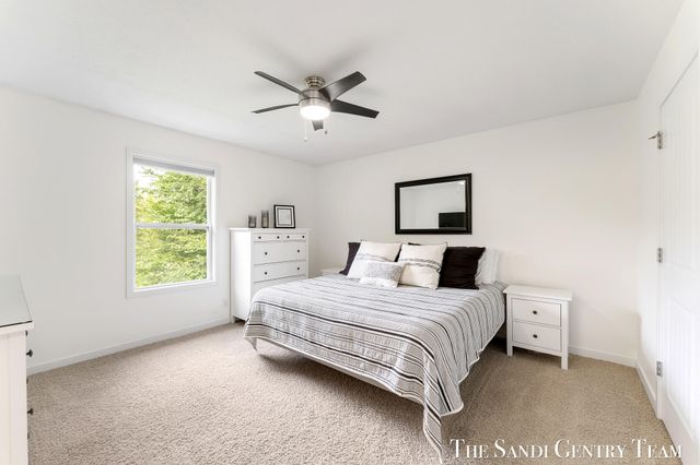 15313 Saddlebrook Court, Grand Haven, MI 49417