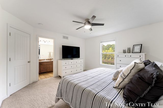 15313 Saddlebrook Court, Grand Haven, MI 49417
