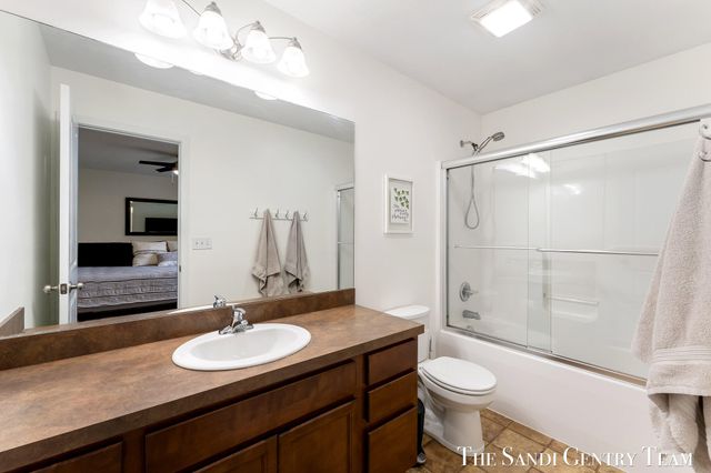 15313 Saddlebrook Court, Grand Haven, MI 49417
