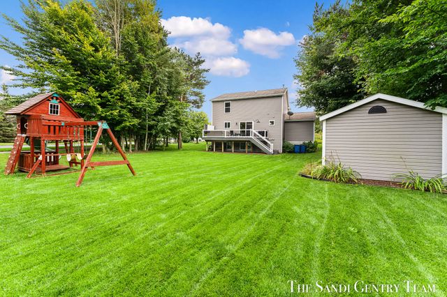 15313 Saddlebrook Court, Grand Haven, MI 49417