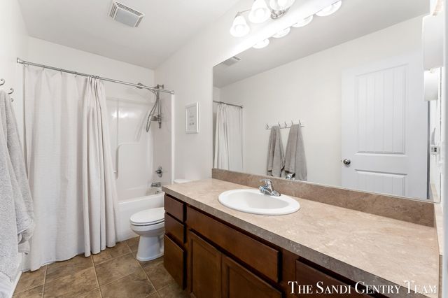 15313 Saddlebrook Court, Grand Haven, MI 49417