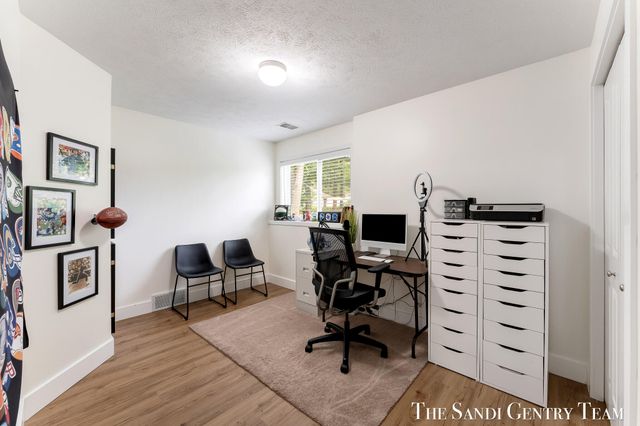 15313 Saddlebrook Court, Grand Haven, MI 49417